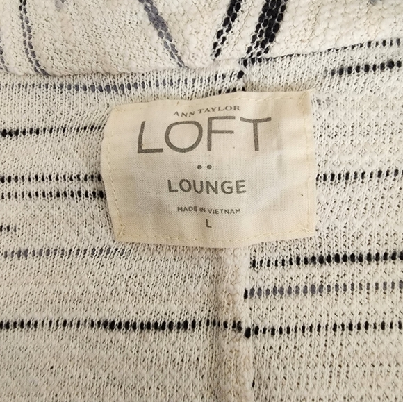 Ann Taylor loft lounge Size Large Cardigan - Picture 2 of 3